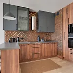 Rentplanet - Chlebova Ii Apartment *